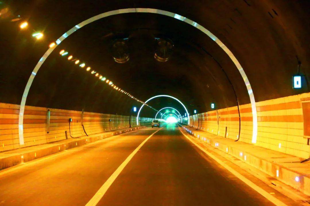 广西省防城港市隧道照明智能化项目