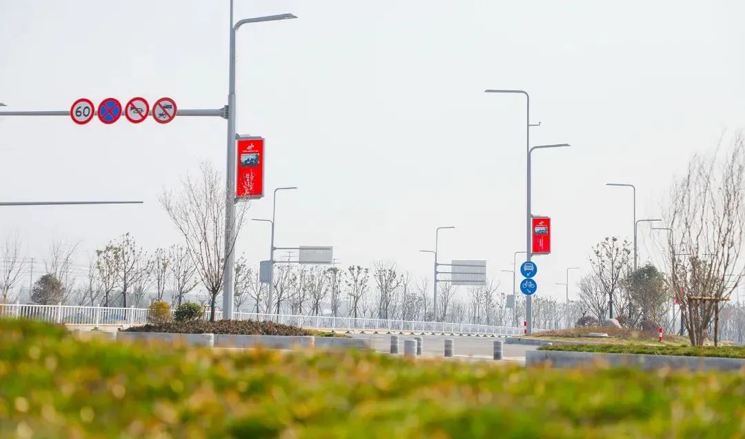 多杆合一！江苏东台147根智慧路灯“上岗”